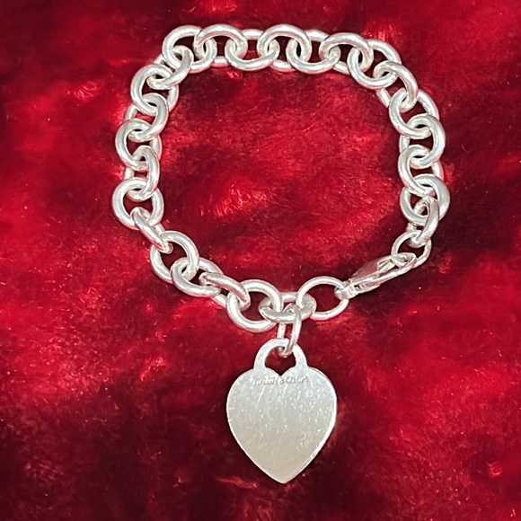 Tiffany & Co. Silver Heart Bracelet - Picture 8 of 14